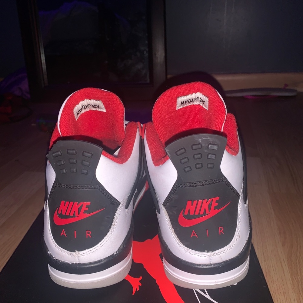 Air Jordan retro 4’s og fire reds - Picture 5 of 10